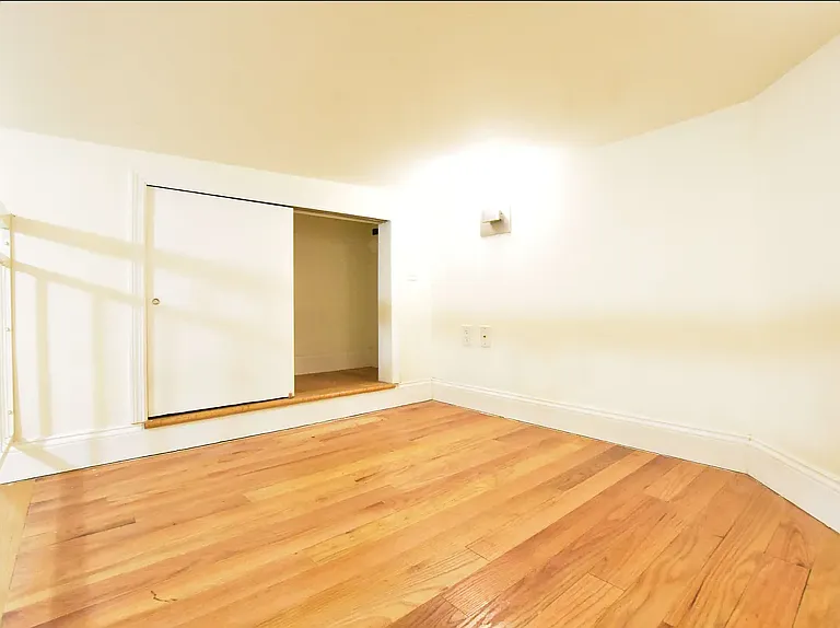943 Columbus Ave #1B — Photo 5