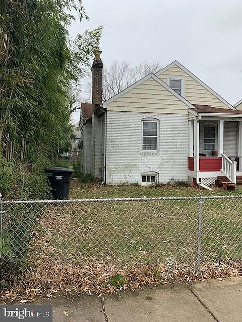 2nd image of 2406 Terrett Ave