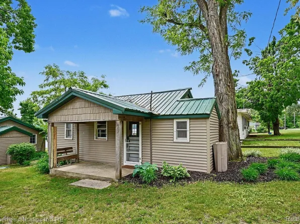 5124 Beechwood Ave Cabin 5, Gaylord, MI 49735