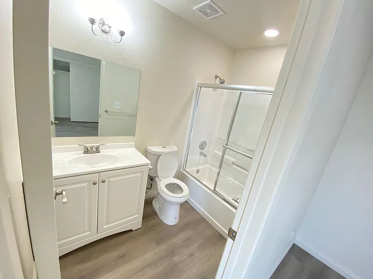 3223 W Clinton Ave #101 — Photo 5