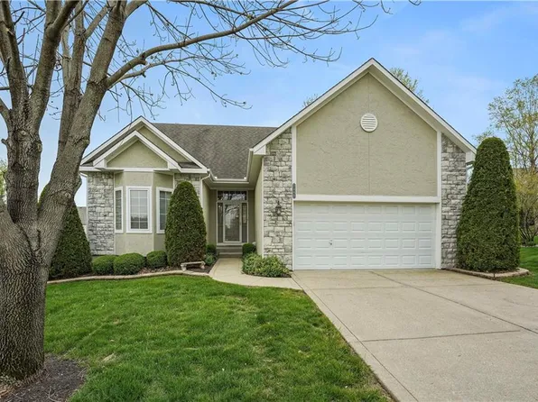 2445 SW Lilly Dr, Lees Summit, MO 64081