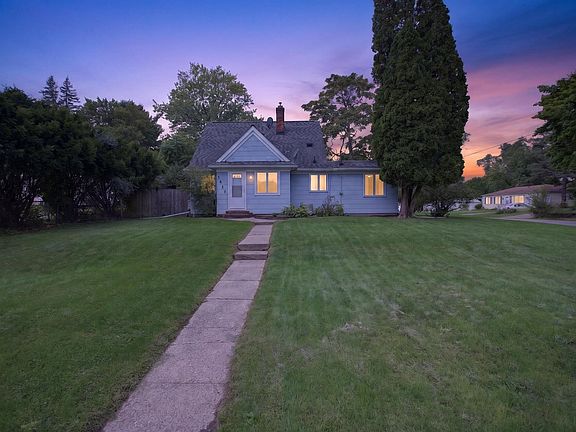 3rd image of 3026 Overhill Rd