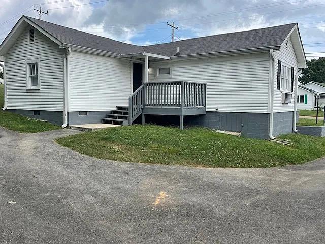 2 bed, 644 sqft, $1,000 — Photo 1