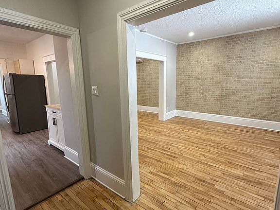 5th image of 53 Heney St #1
