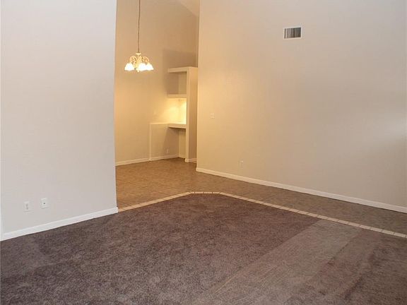 4th image of 109 Torrey Pines Dr