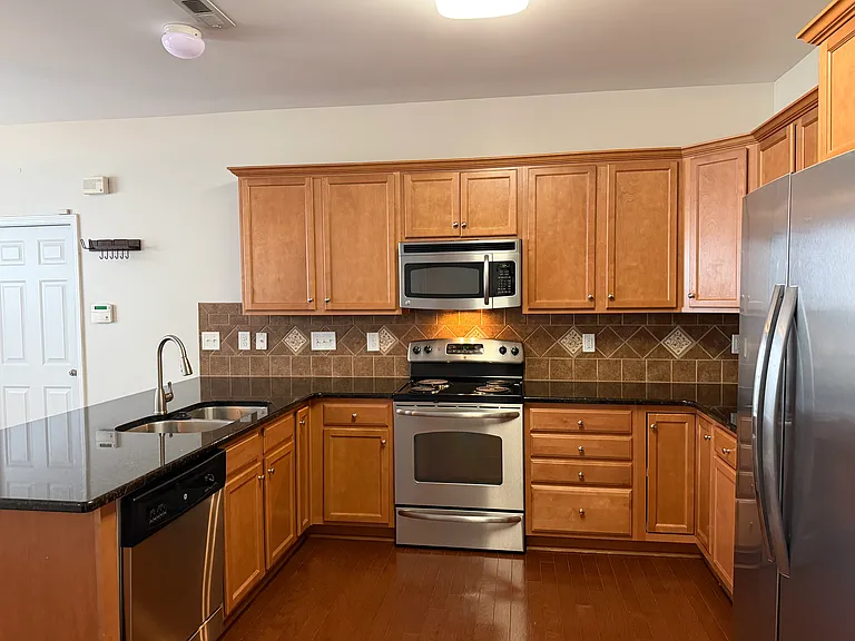 1109 Somers Dr — Photo 3