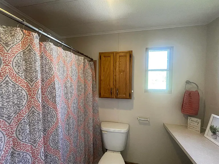 124 Cherry Dr — Photo 5