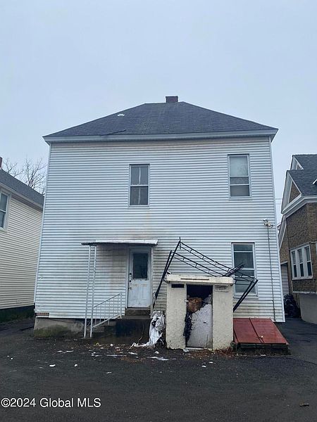 2nd image of 949 State Street