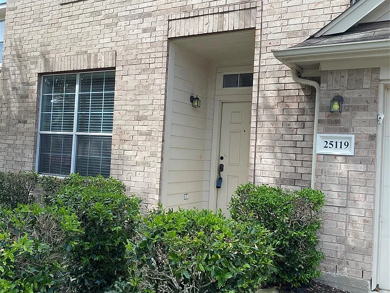 25119 Hazel Ranch Dr — Photo 2