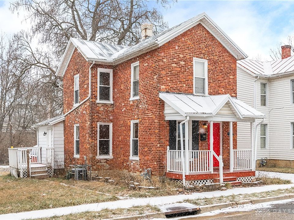 1st image of 807 E Sycamore St