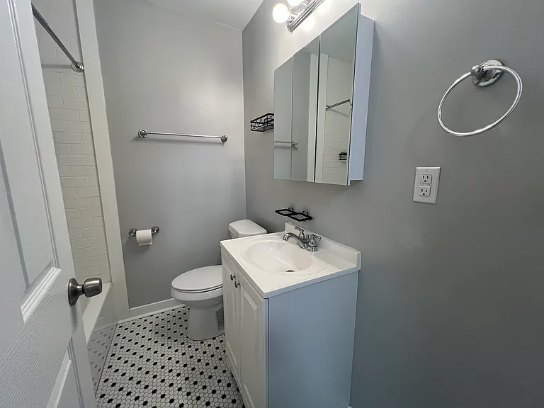5326 Fifth Avenue #25