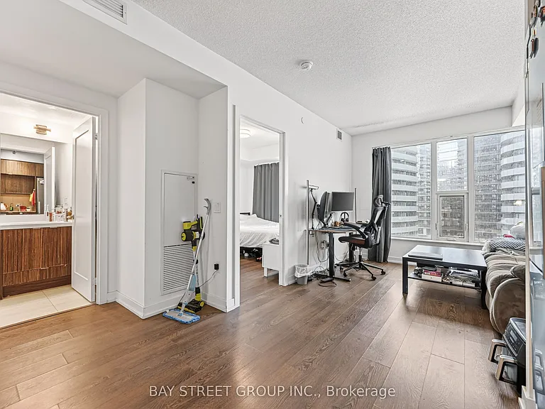 10 York St #1002 — Photo 23