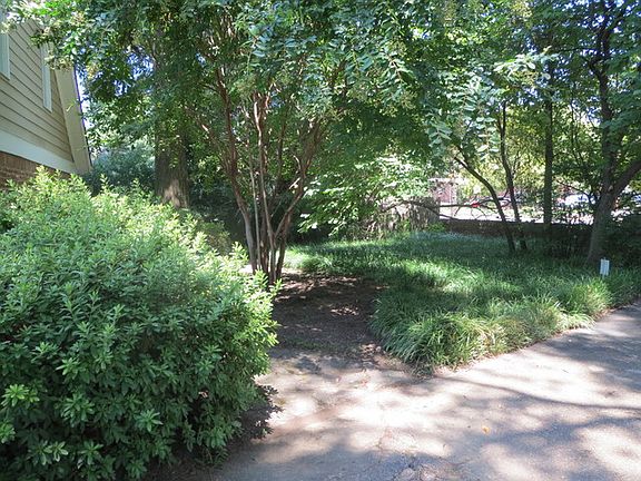 5th image of 5212 Shady Oaks Ln