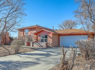10709 Lowe St NE, Albuquerque, NM 87111