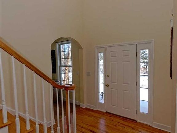 2nd image of 28 Fairview Ln