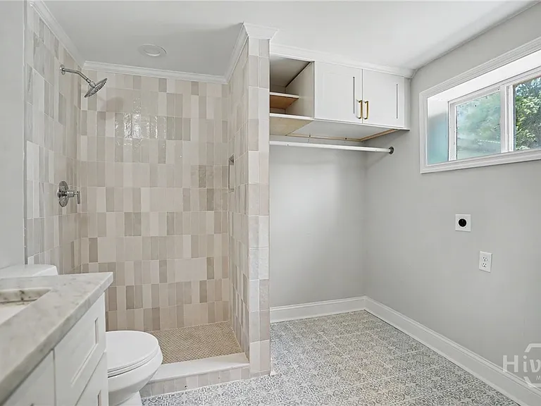 705 E 32nd St #2 — Photo 13