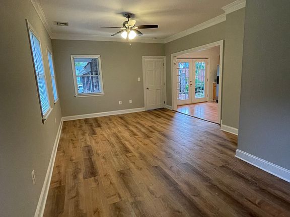4th image of 28 Smith St #B