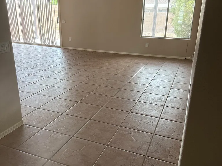 2601 W Camino Del Medrano — Photo 4