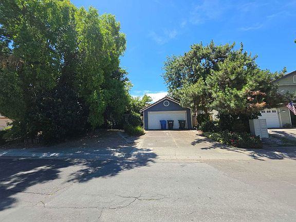 3rd image of 2174 Lejano Way