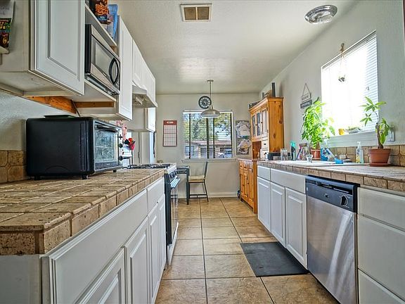 -Kitchen1