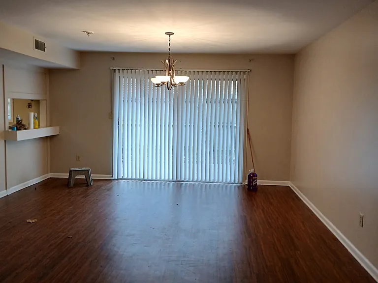 2431 Price St — Photo 1