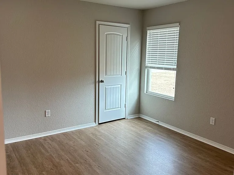 114 Jo Park Ln — Photo 9