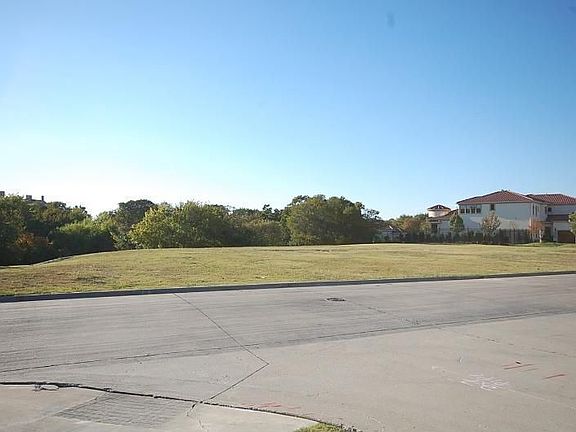 2nd image of 6701 Woodland Creek Dr