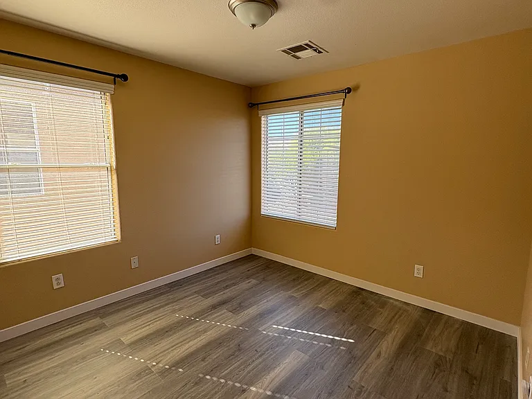 4725 Portola Vista Ave — Photo 30