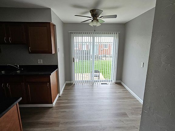 5th image of 27612 Evelyn Ave