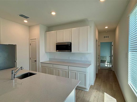 2nd image of 5515 Guava Ct #B