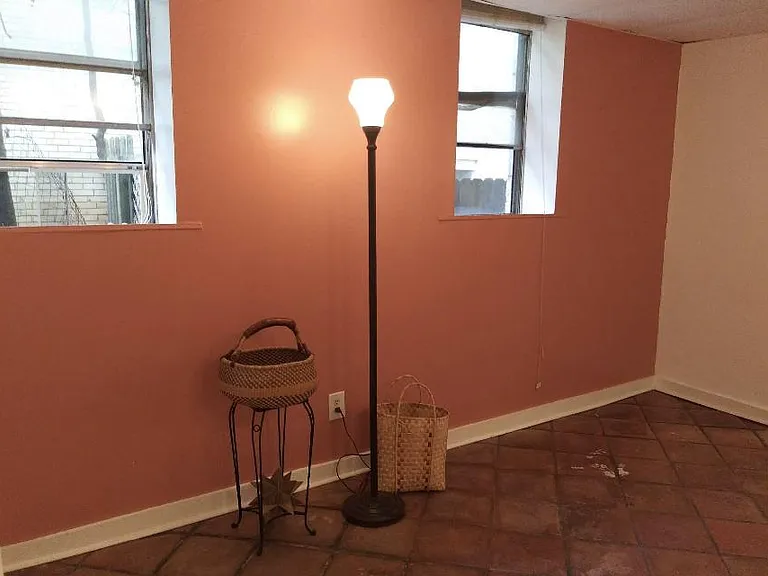 585 Elmwood Dr NE — Photo 15