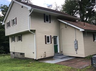 6 Pineridge Rd, Montgomery, MA 01085