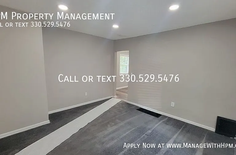 392 Bailey Ct #1 — Photo 2