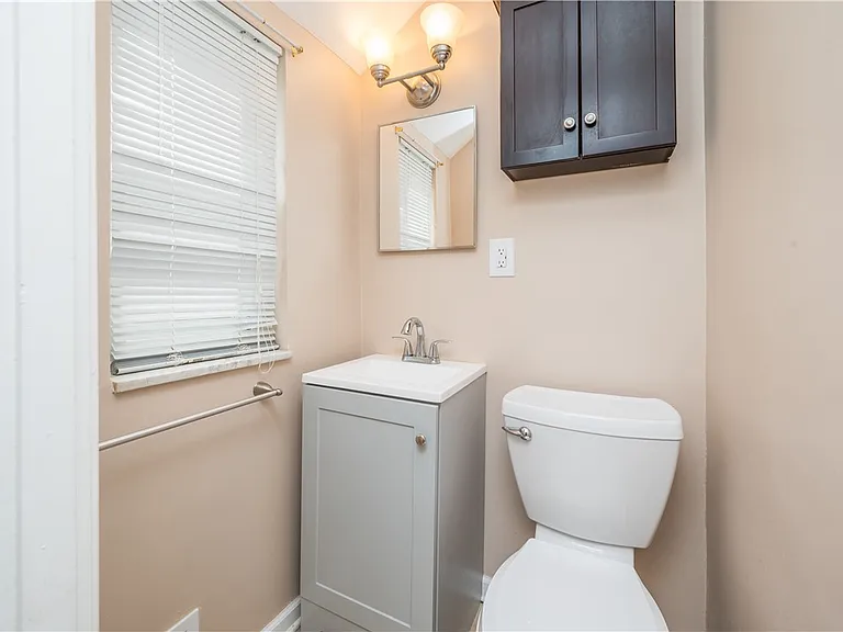 651 Royce Ave — Photo 15