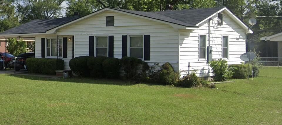1st image of 2557 Crescent Dr