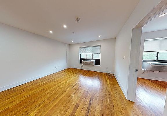 5th image of 224 Vernon Ave #2F
