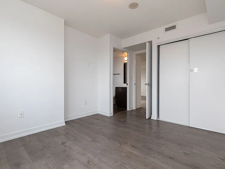 1410 Dupont St — Photo 23