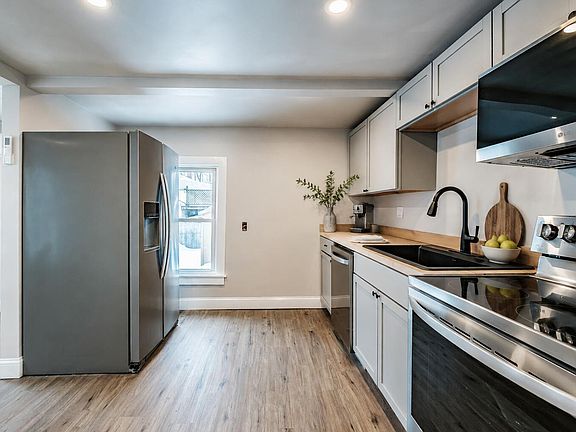 4th image of 566 Washington Avenue