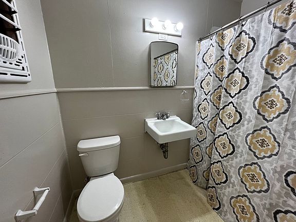 5th image of 118 Saint Michael St #118