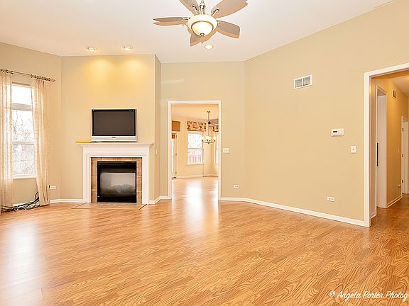 4th image of 3631 Creekside Ct