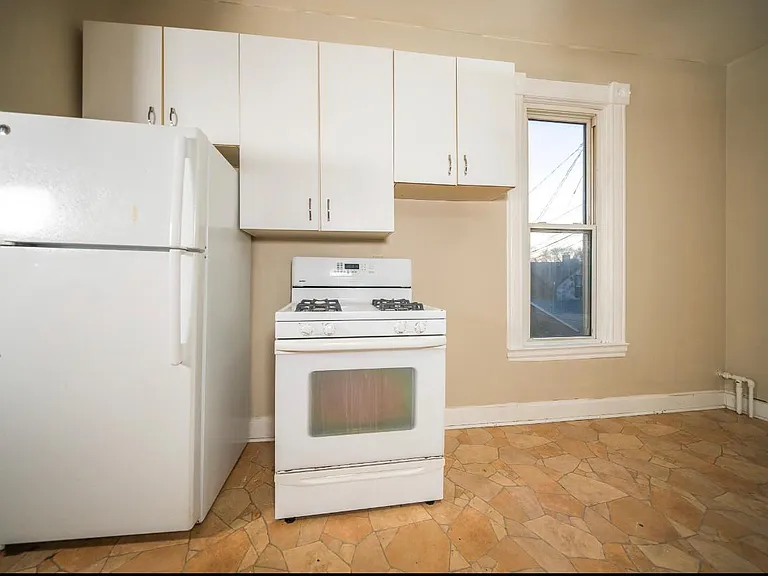 701 Bedford St #2 — Photo 15