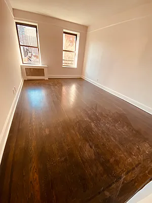 Rented by Metropolis Real Estate of Manhattan | media 18