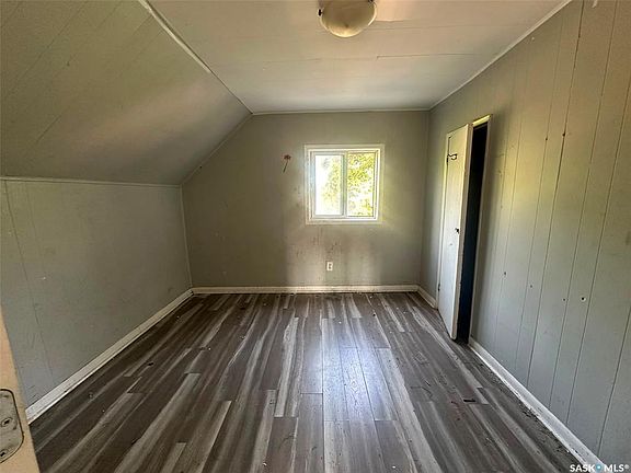 3rd image of 619 L AVENUE S