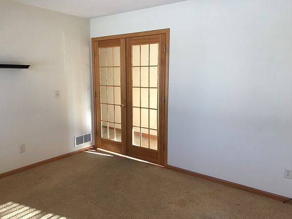 4th image of 901 Evergreen Ct