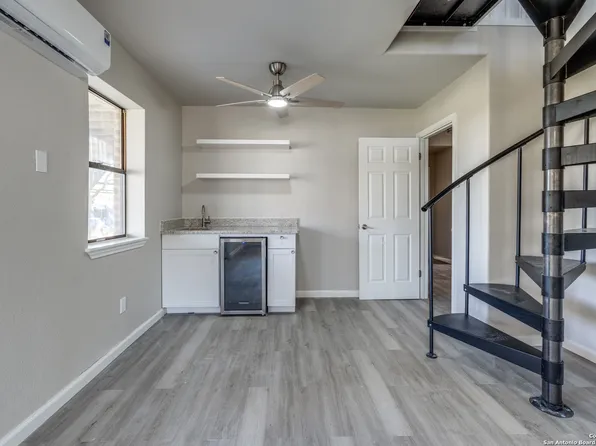 582 ORBIT DR, Canyon Lake, TX 78133
