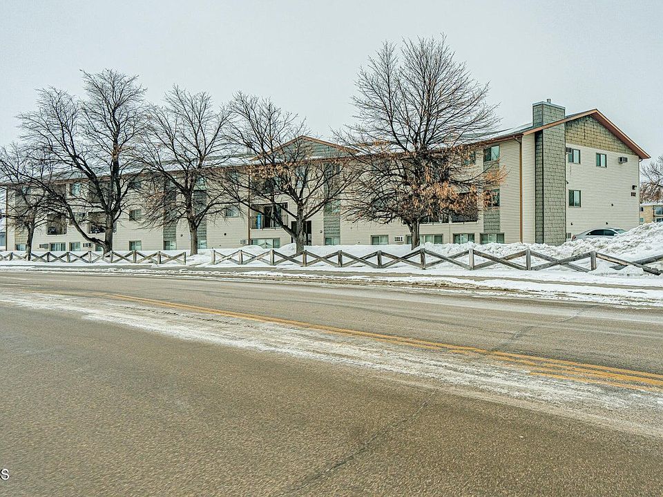 1st image of 1112 Portland Dr APT 101
