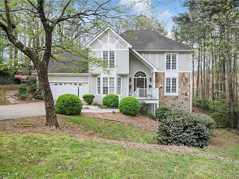 3800 Running Fox Dr — Photo 2