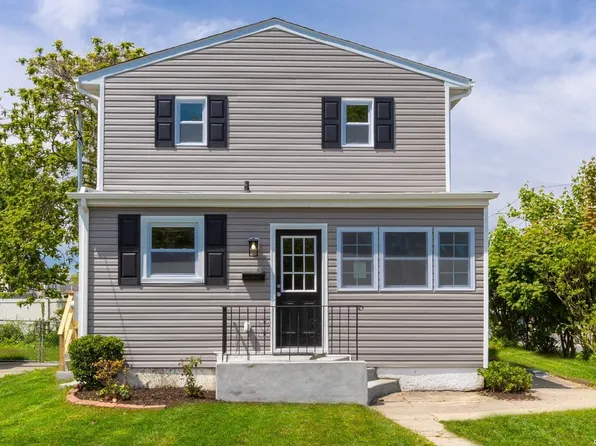 14 Buena Vista Boulevard, Lindenhurst, NY 11757