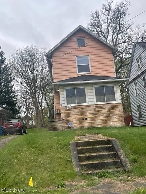 148 Park Ave photo 1