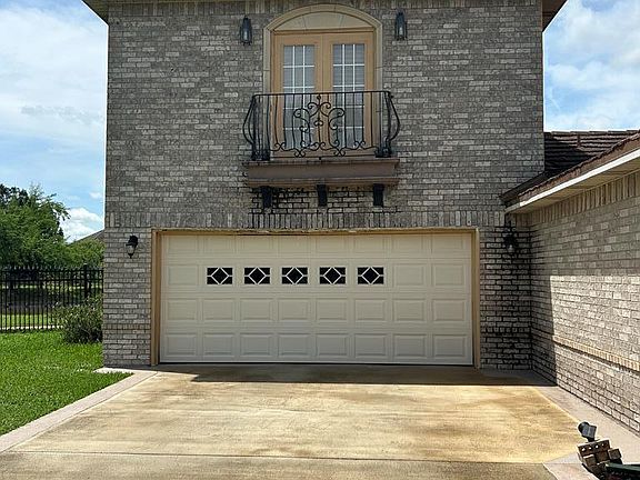 2nd image of 3298 Noble Dr